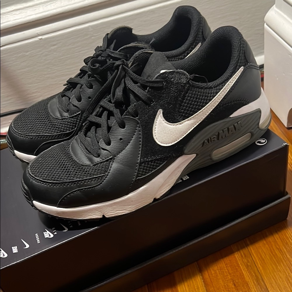 Nike Black and White Sneakers